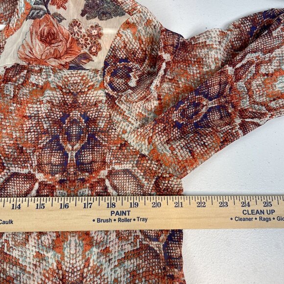 Fig & Flower Blouse Women's Size Large Snakeskin Pattern Henley Neck Casual - Picture 4 of 7